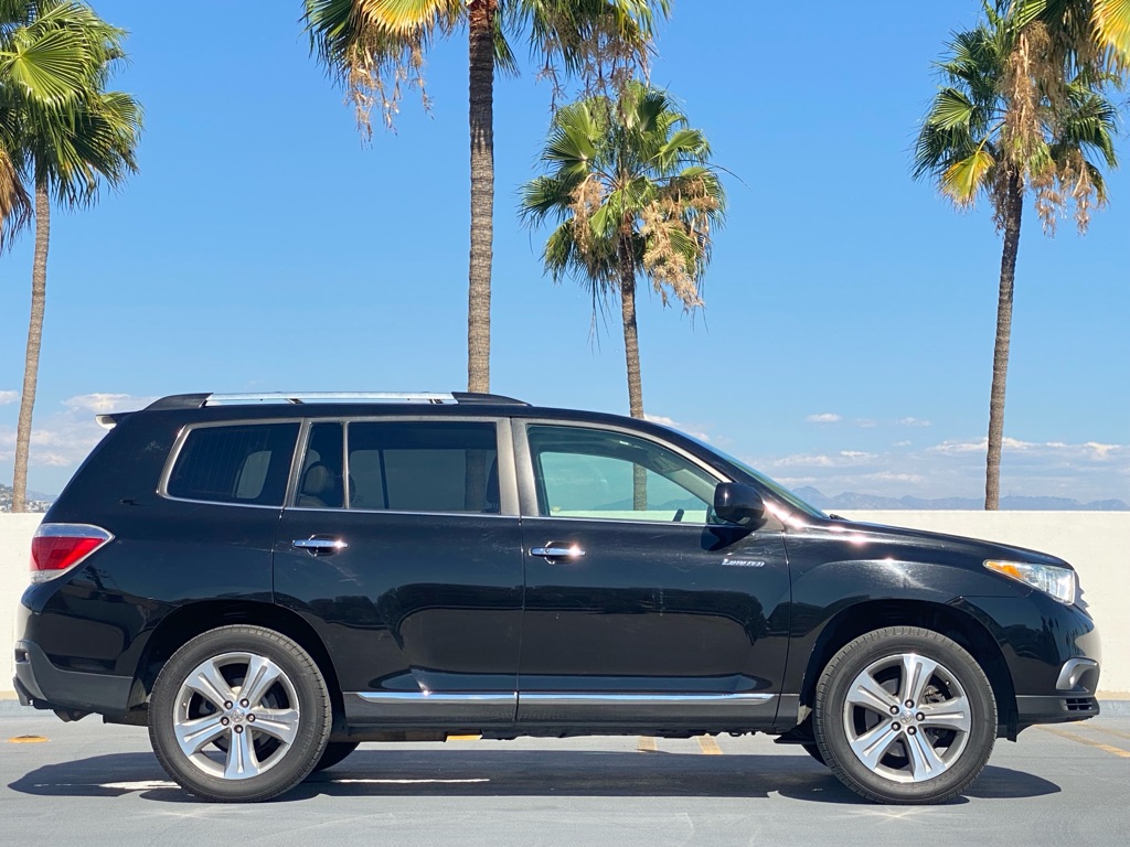 Photo 4 of this TOYOTA HIGHLANDER