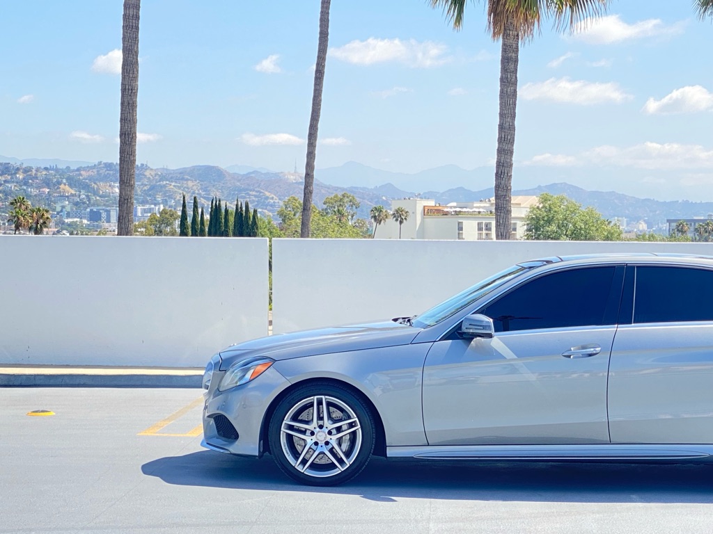 Photo 7 of this MERCEDES-BENZ E-CLASS