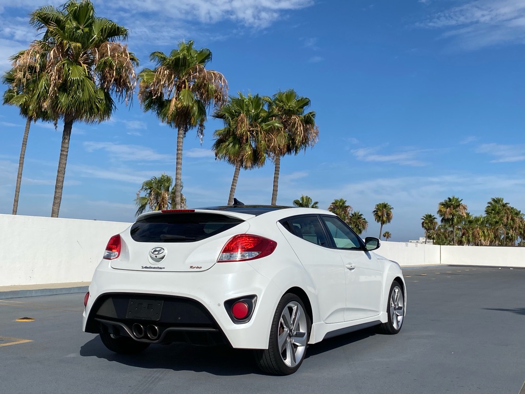 Photo 17 of this HYUNDAI VELOSTER