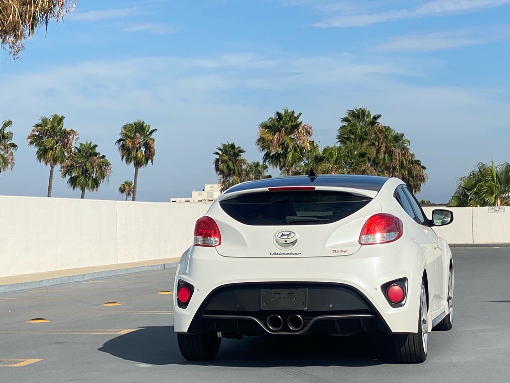 Photo 22 of this HYUNDAI VELOSTER