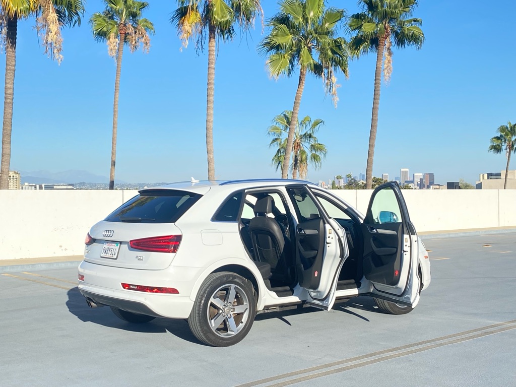 Photo 24 of this AUDI Q3