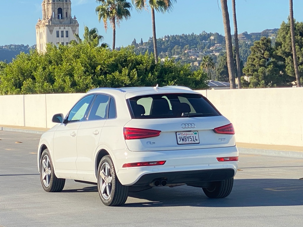 Photo 11 of this AUDI Q3