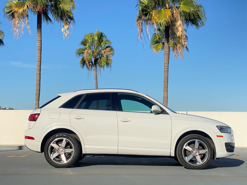 Photo 3 of this AUDI Q3