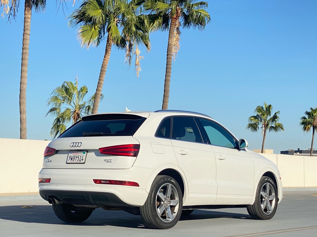 Photo 17 of this AUDI Q3