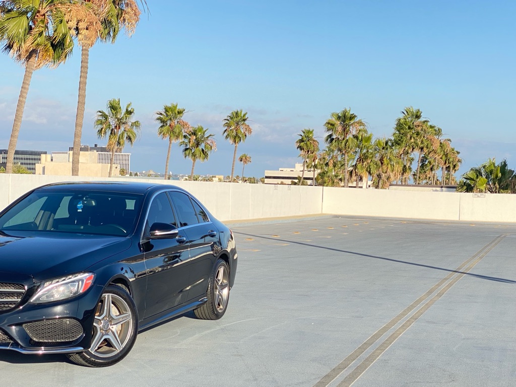 Photo 10 of this MERCEDES-BENZ C-CLASS
