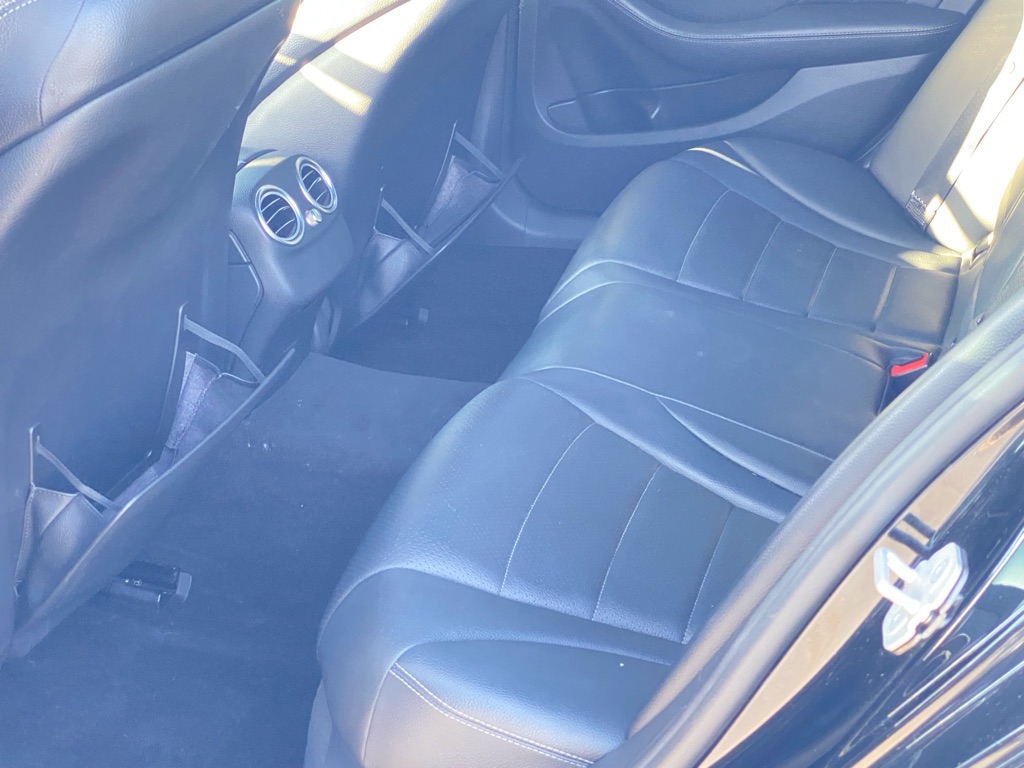 Photo 16 of this MERCEDES-BENZ C-CLASS