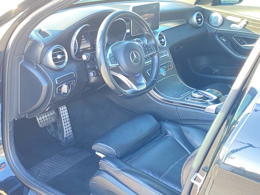 Photo 13 of this MERCEDES-BENZ C-CLASS