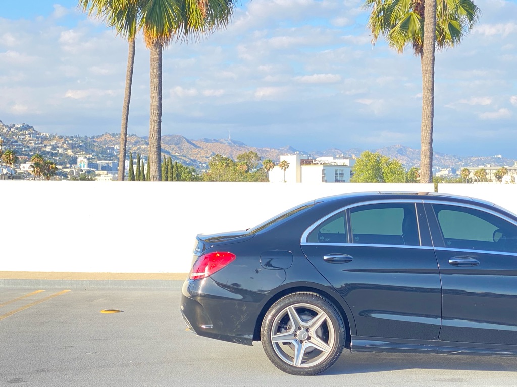 Photo 18 of this MERCEDES-BENZ C-CLASS