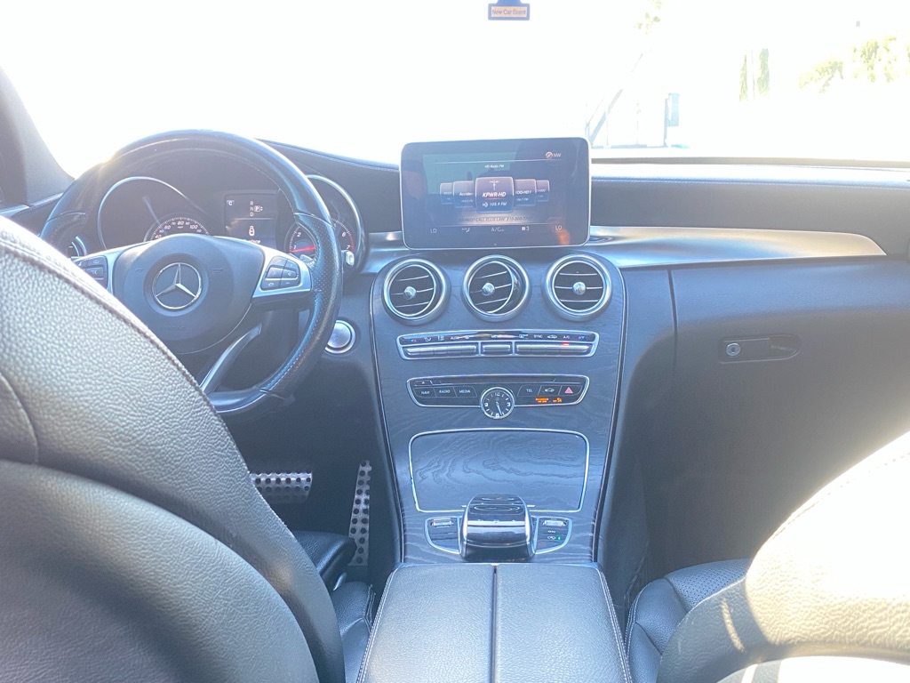 Photo 17 of this MERCEDES-BENZ C-CLASS