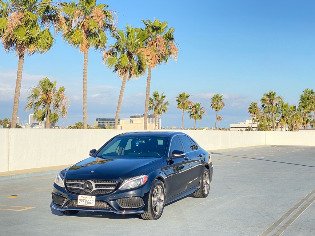 Photo 4 of this MERCEDES-BENZ C-CLASS