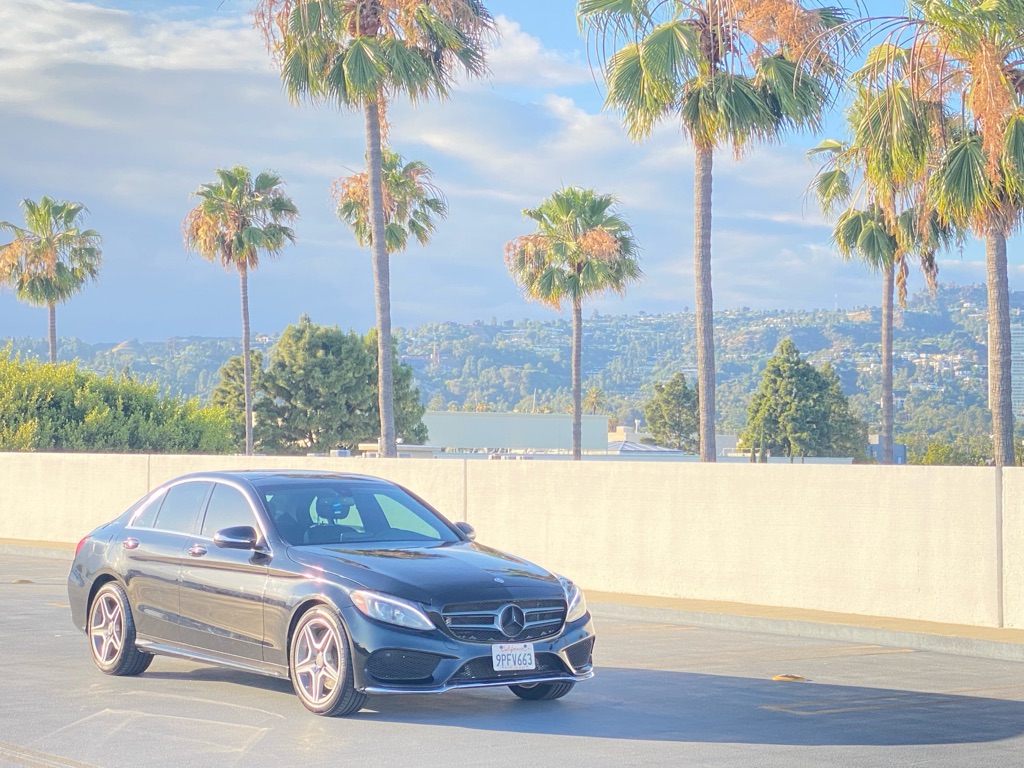 Photo 5 of this MERCEDES-BENZ C-CLASS
