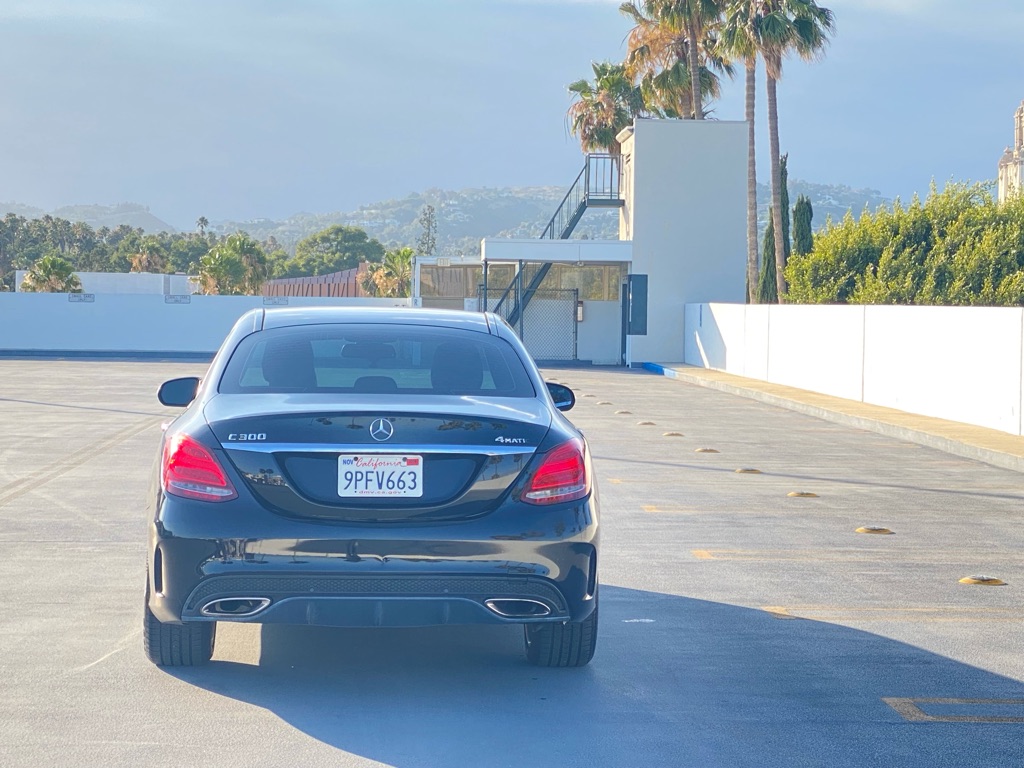 Photo 12 of this MERCEDES-BENZ C-CLASS