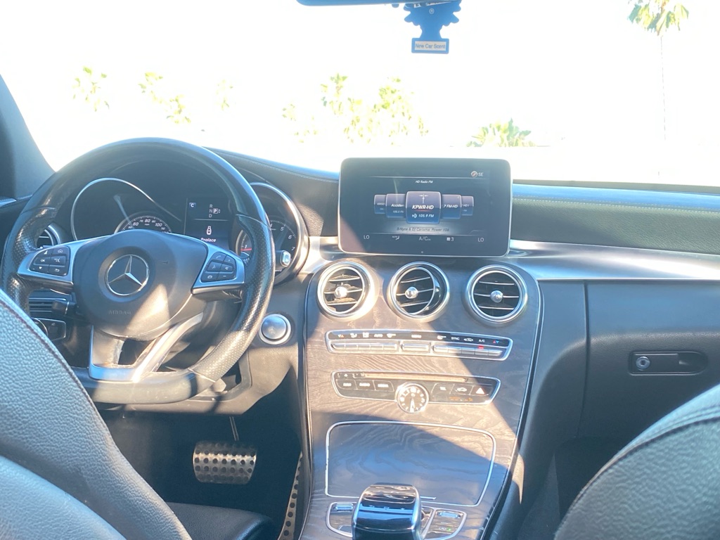 Photo 6 of this MERCEDES-BENZ C-CLASS