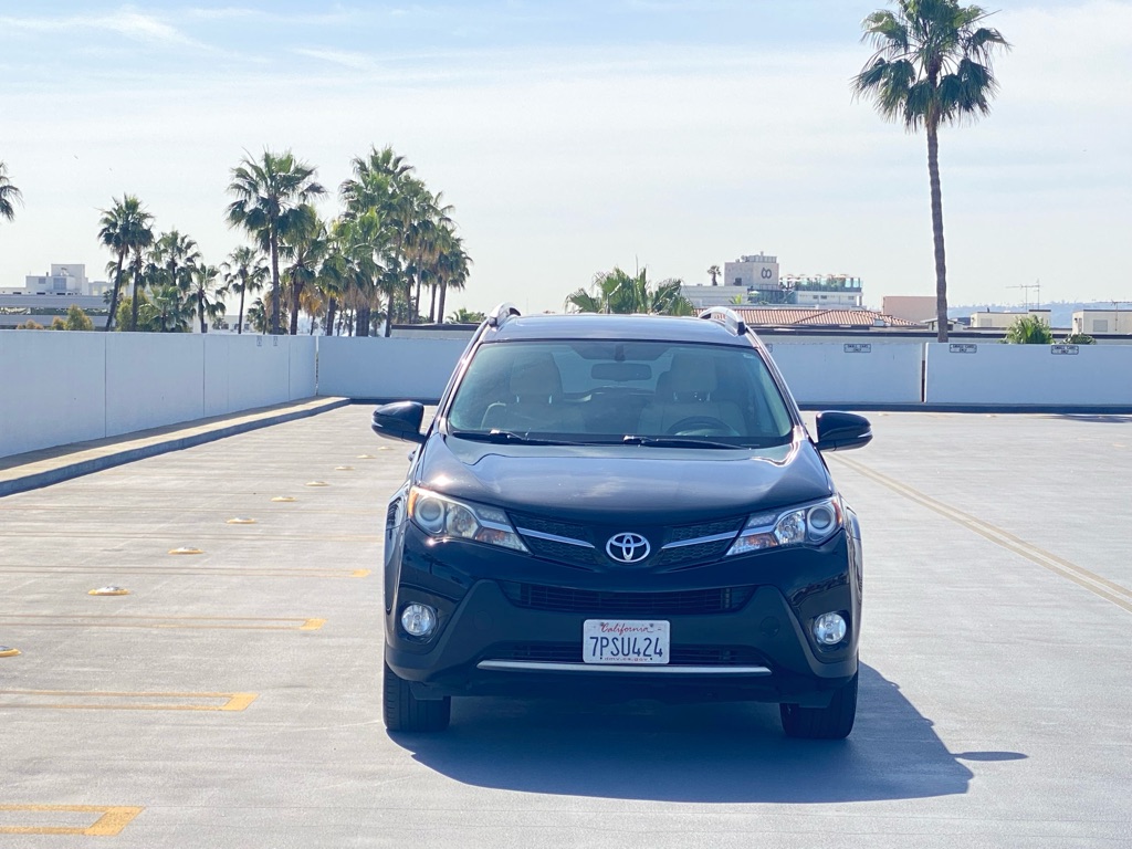 Photo 10 of this TOYOTA RAV4