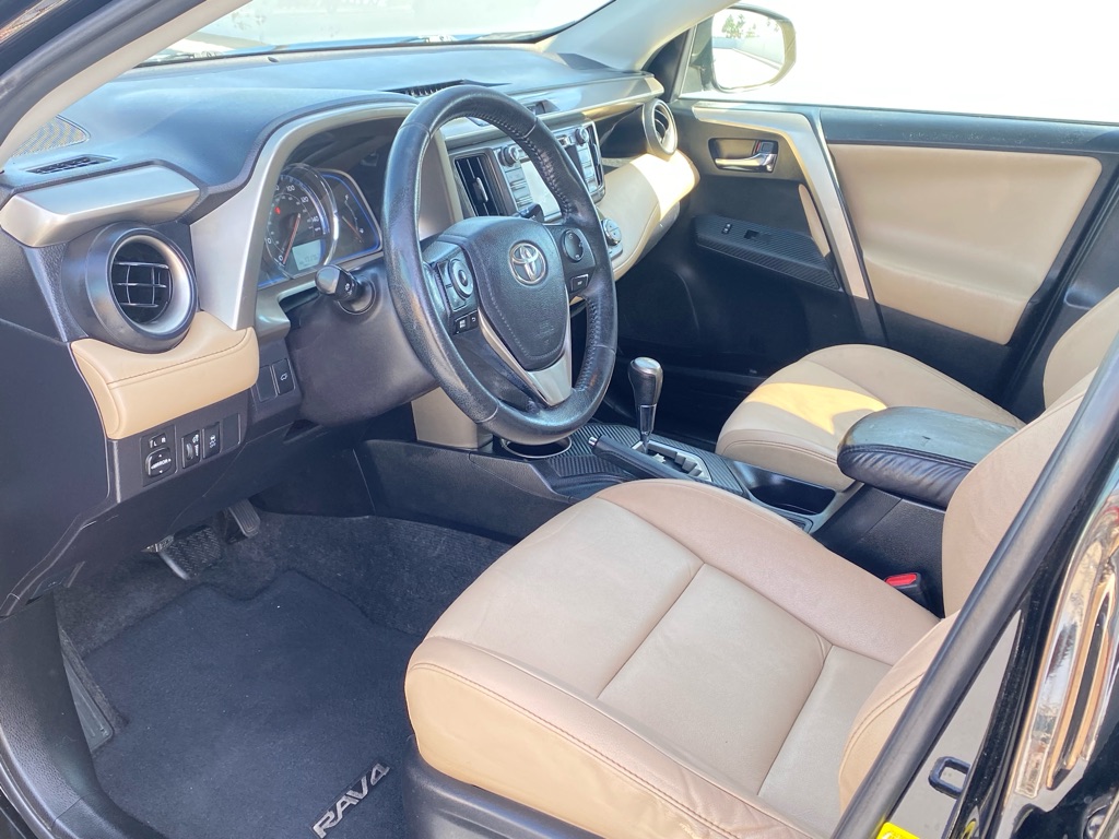 Photo 15 of this TOYOTA RAV4