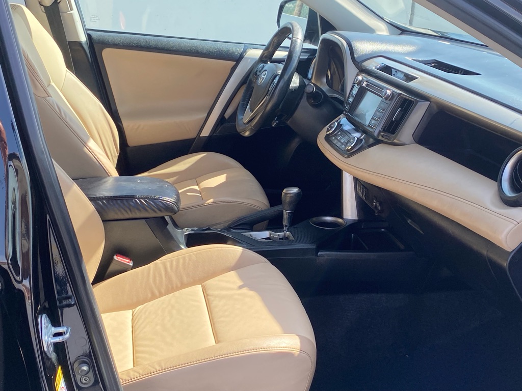 Photo 6 of this TOYOTA RAV4