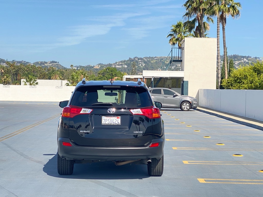 Photo 14 of this TOYOTA RAV4