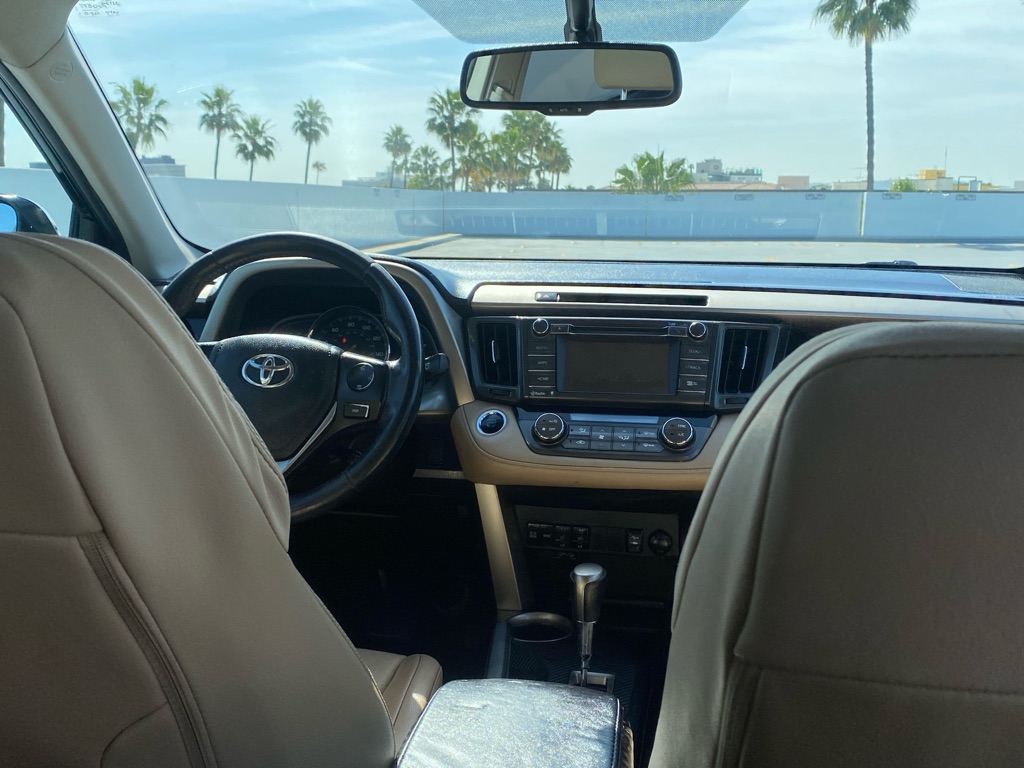 Photo 28 of this TOYOTA RAV4