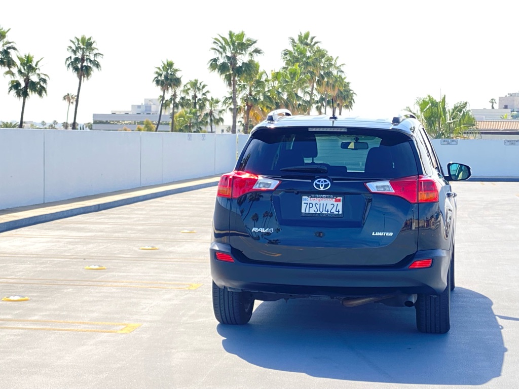 Photo 23 of this TOYOTA RAV4