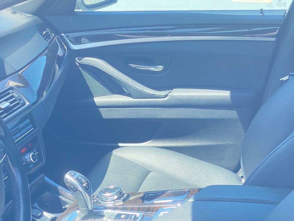 Photo 16 of this BMW 528