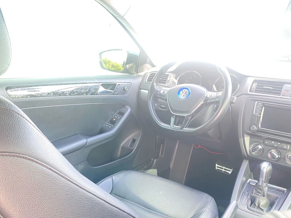 Photo 20 of this VOLKSWAGEN JETTA
