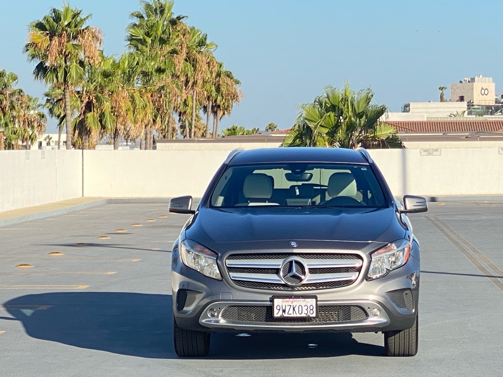 Photo 4 of this MERCEDES-BENZ GLA