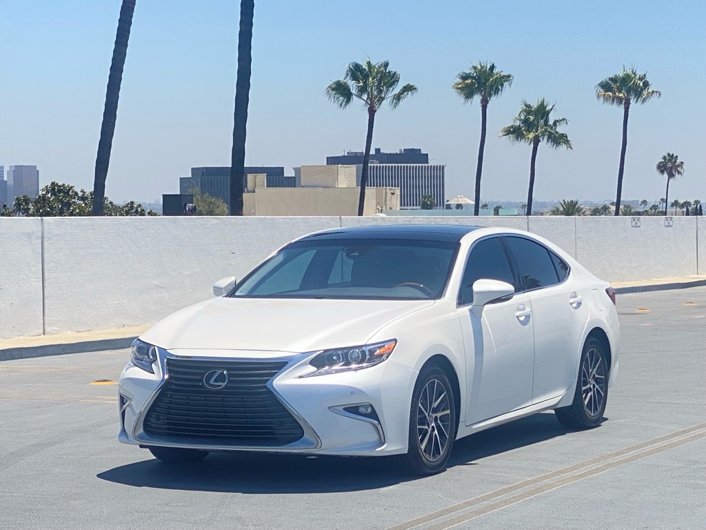 2017 LEXUS ES