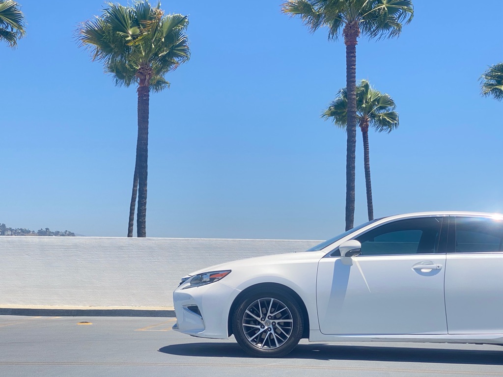 Photo 8 of this LEXUS ES