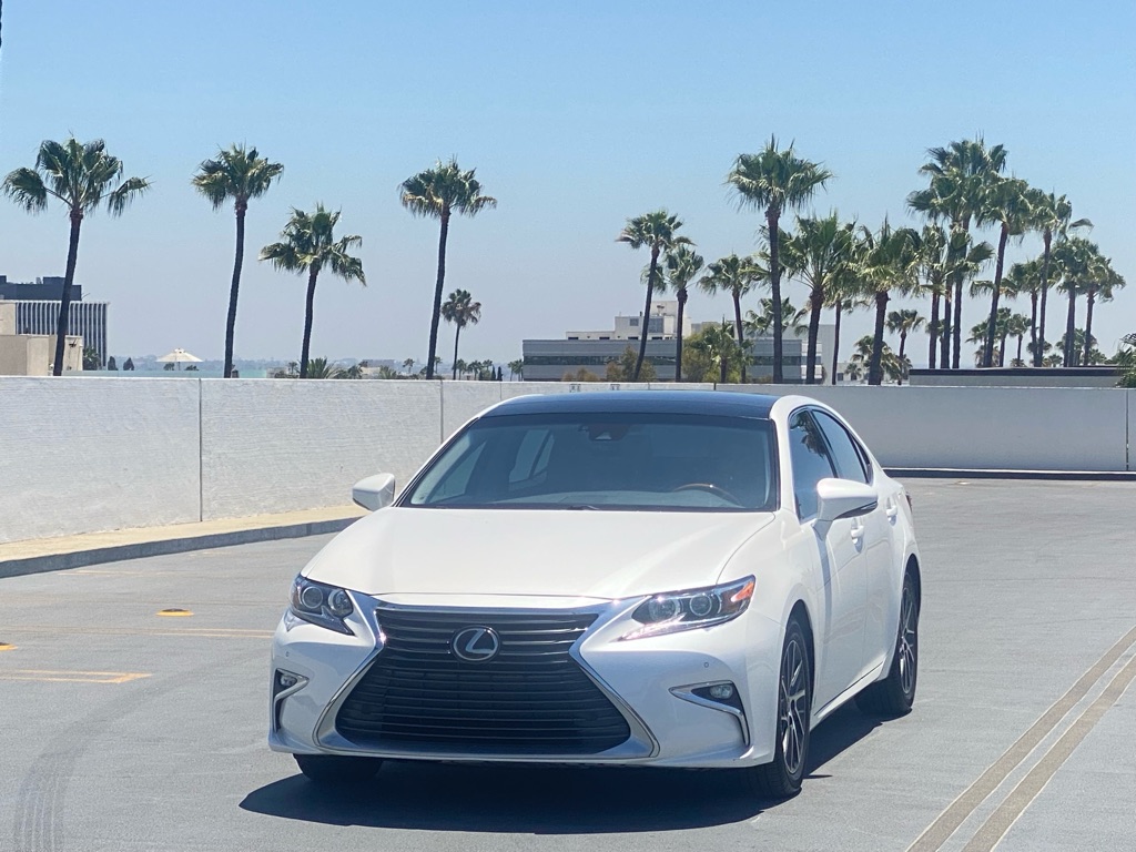 Photo 7 of this LEXUS ES