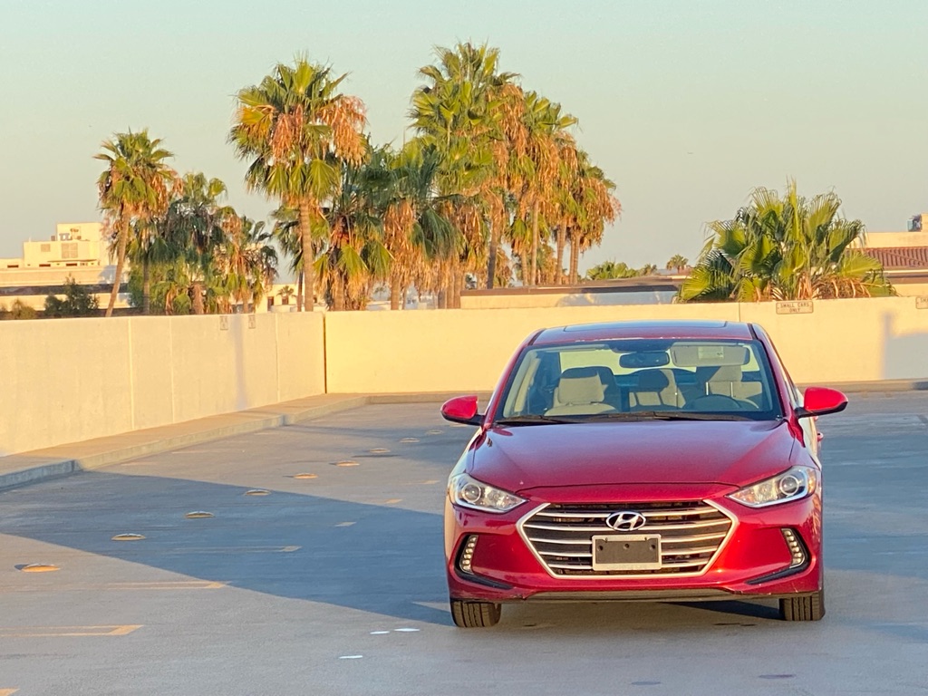 Photo 10 of this HYUNDAI ELANTRA