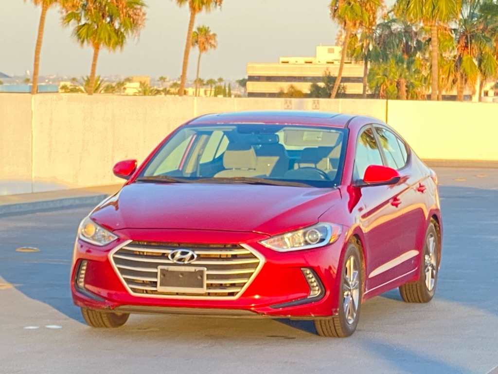 Photo 3 of this HYUNDAI ELANTRA