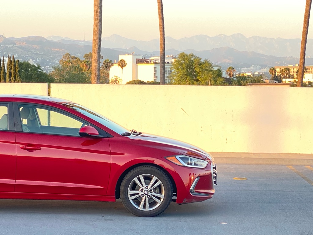 Photo 17 of this HYUNDAI ELANTRA
