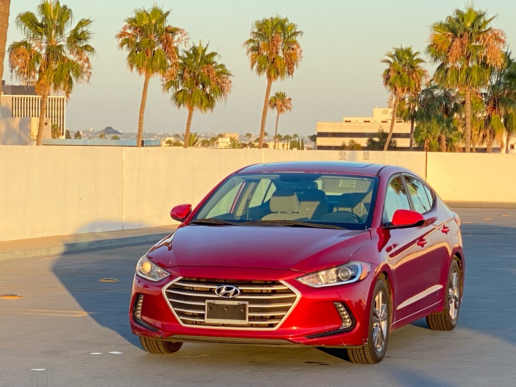 Photo 8 of this HYUNDAI ELANTRA