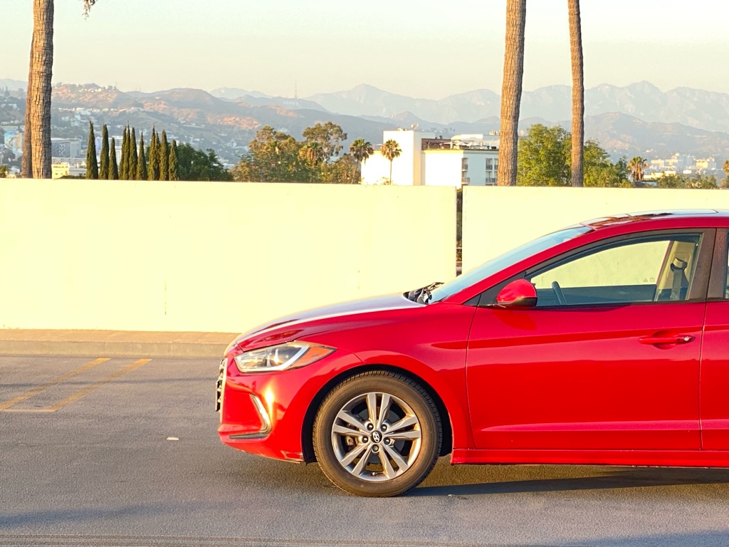 Photo 6 of this HYUNDAI ELANTRA