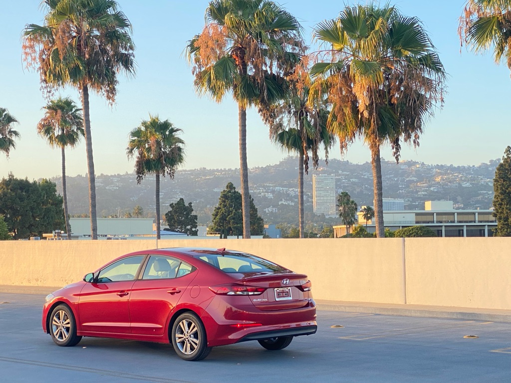 Photo 13 of this HYUNDAI ELANTRA