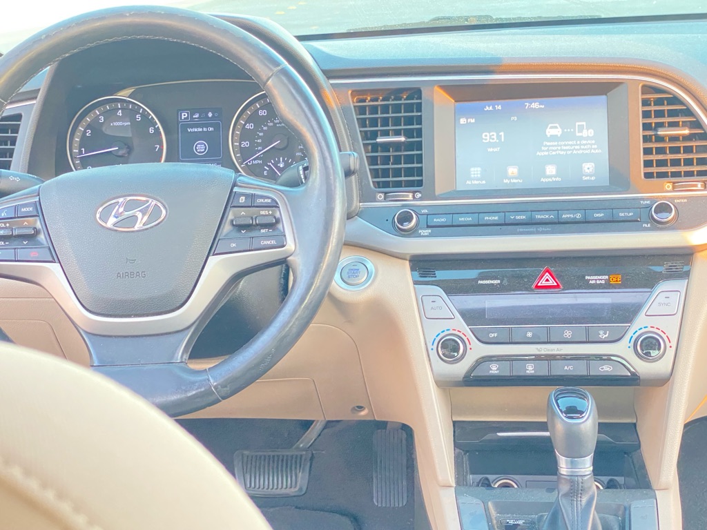 Photo 26 of this HYUNDAI ELANTRA