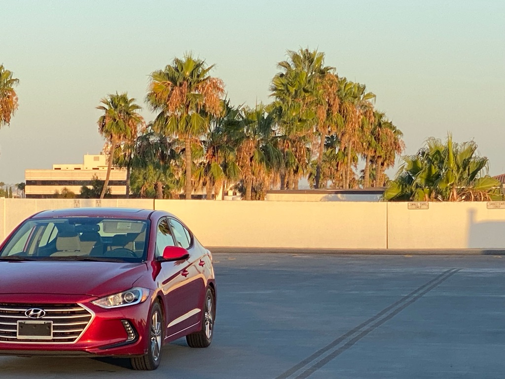 Photo 12 of this HYUNDAI ELANTRA