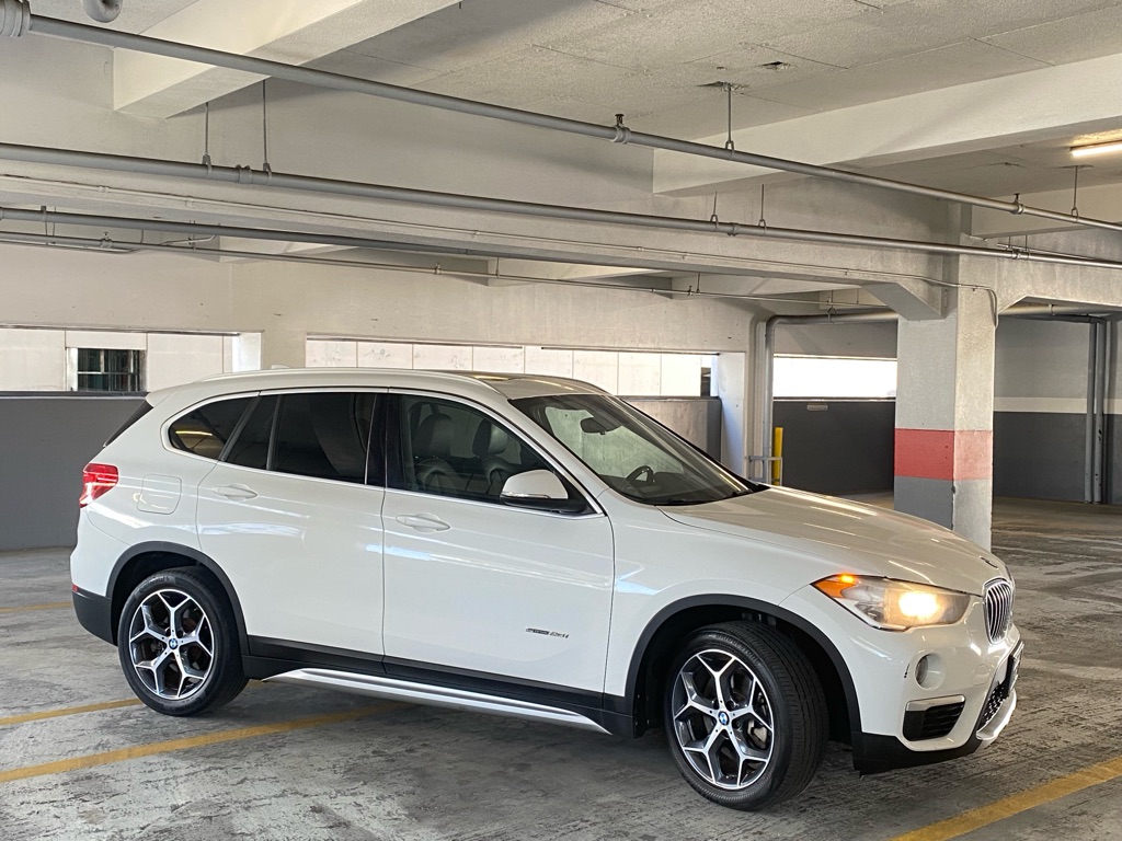 Photo 3 of this BMW X1
