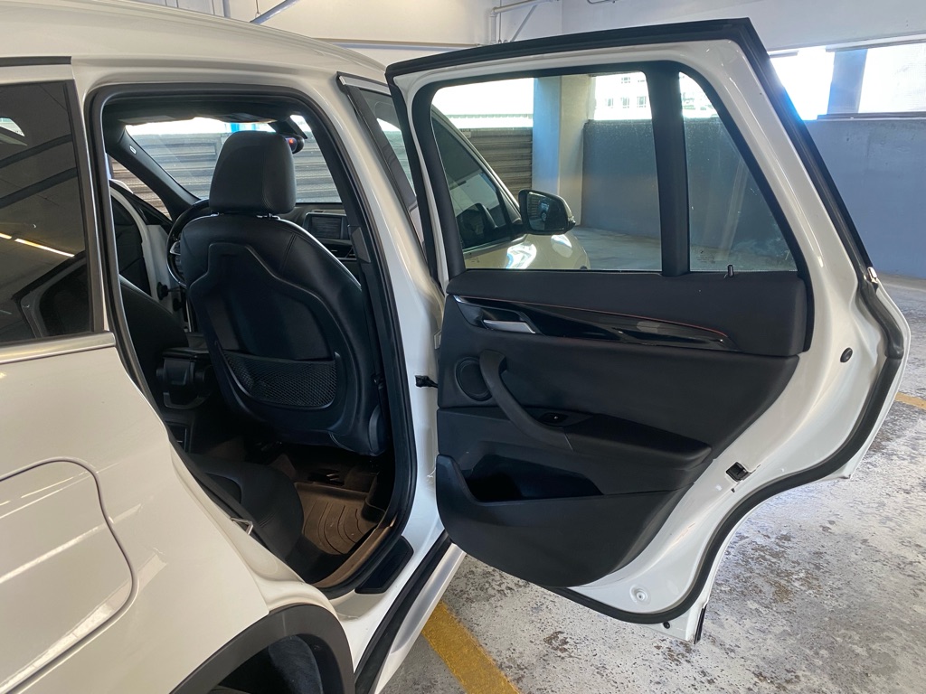 Photo 17 of this BMW X1