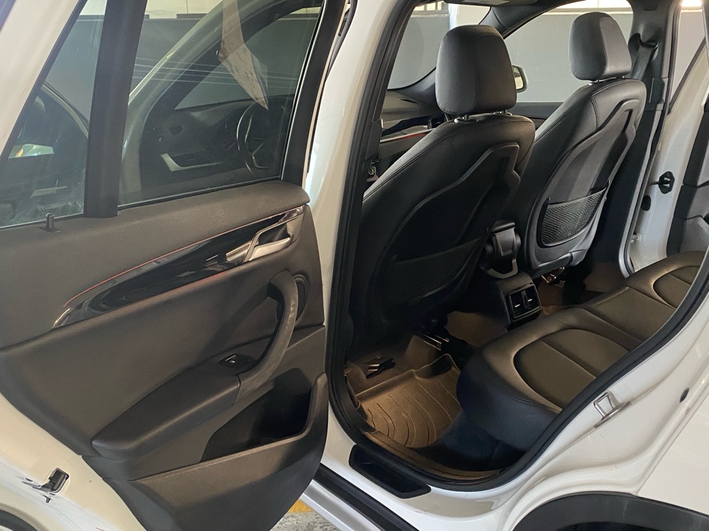 Photo 19 of this BMW X1
