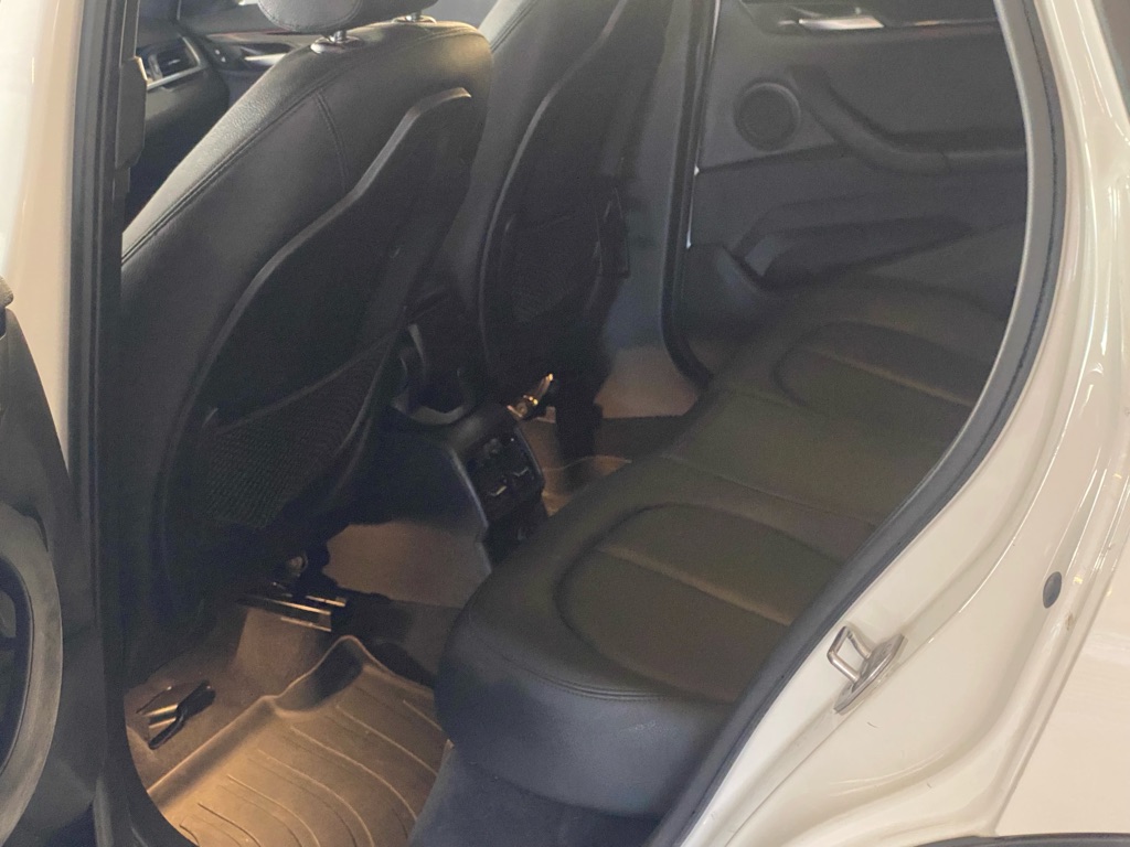 Photo 11 of this BMW X1