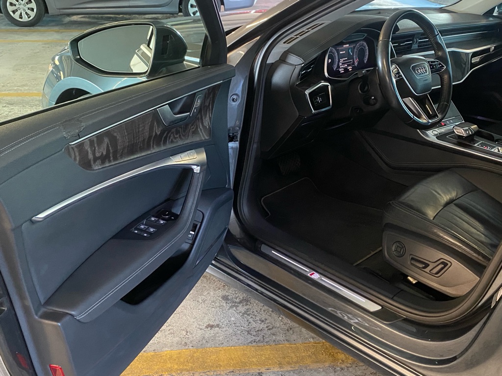 Photo 18 of this AUDI A6