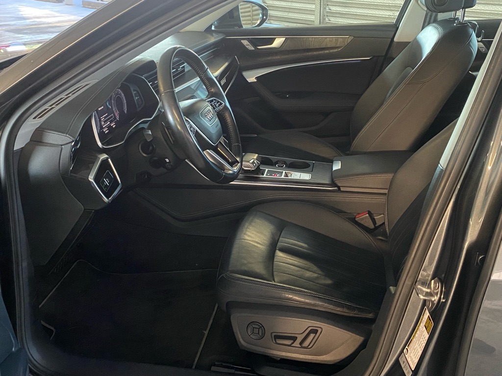 Photo 19 of this AUDI A6