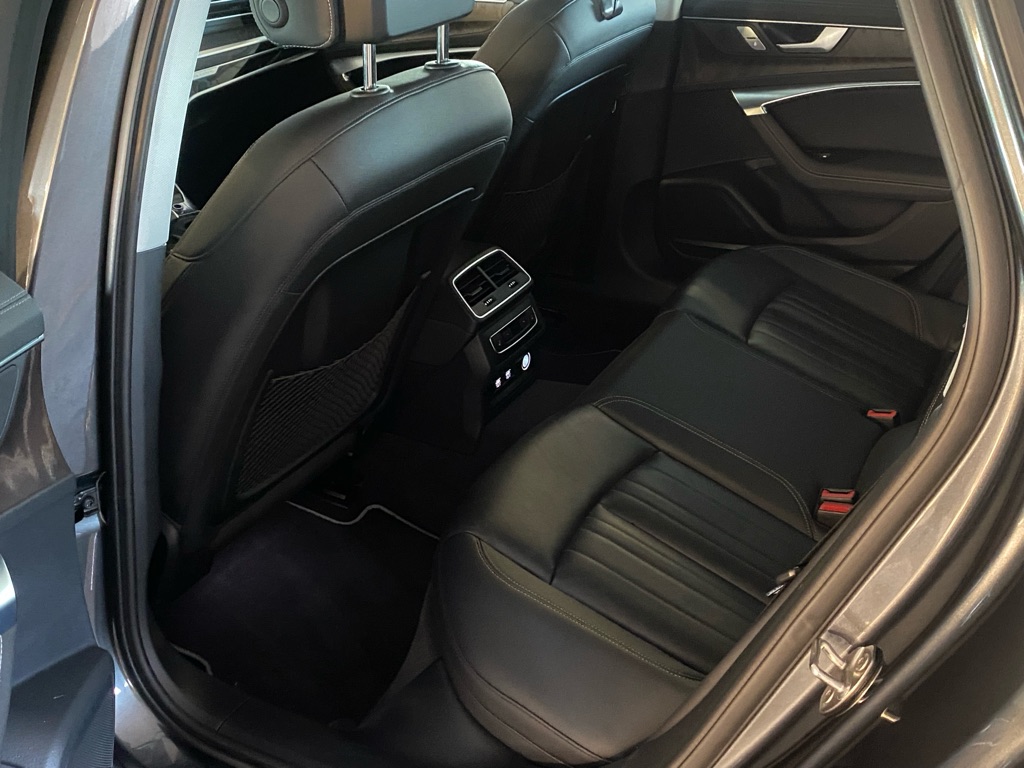 Photo 16 of this AUDI A6