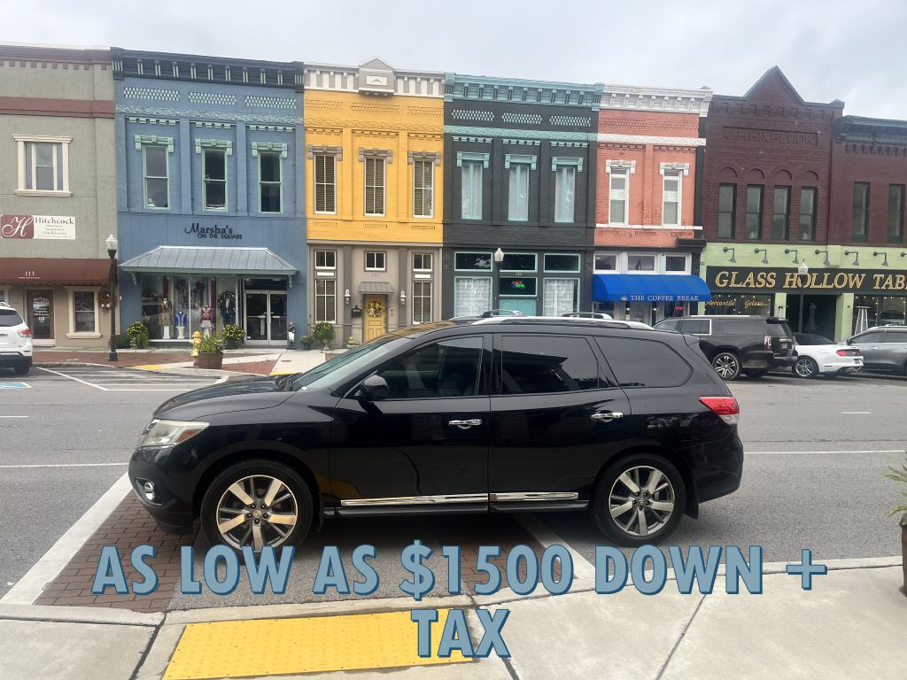 2013 Nissan Pathfinder Platinum's photo