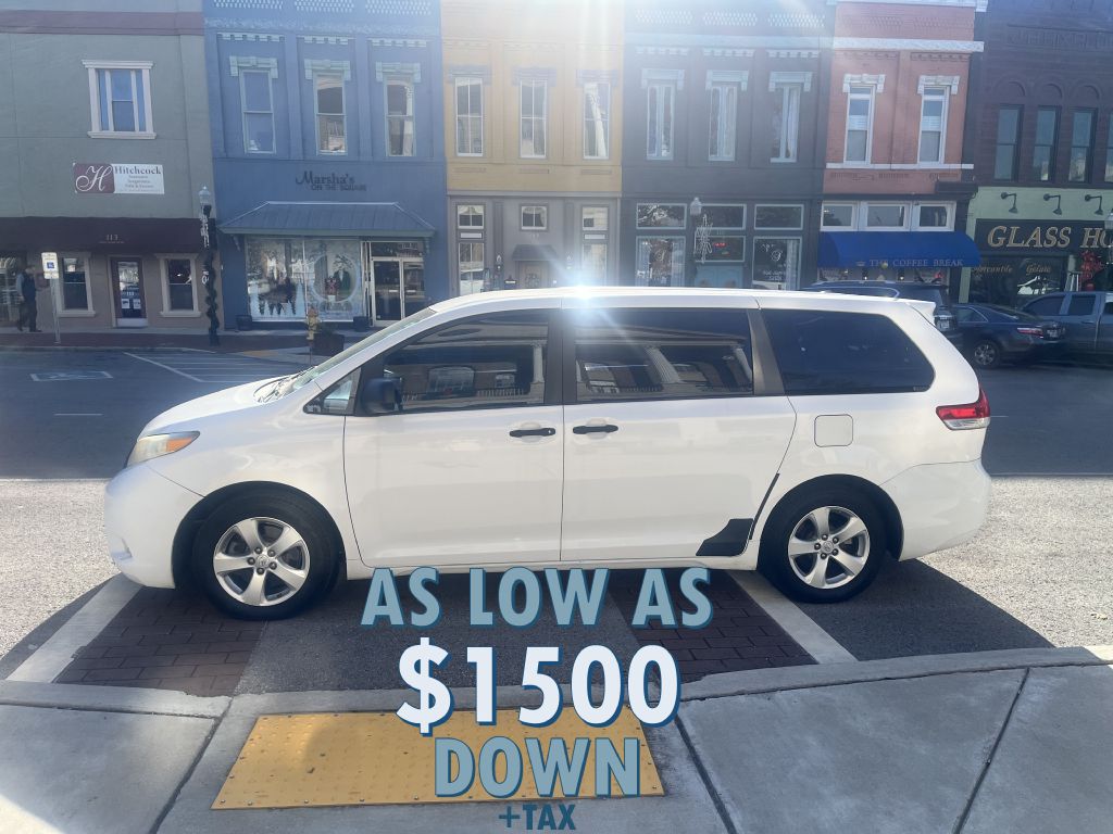 2013 Toyota Sienna L's photo