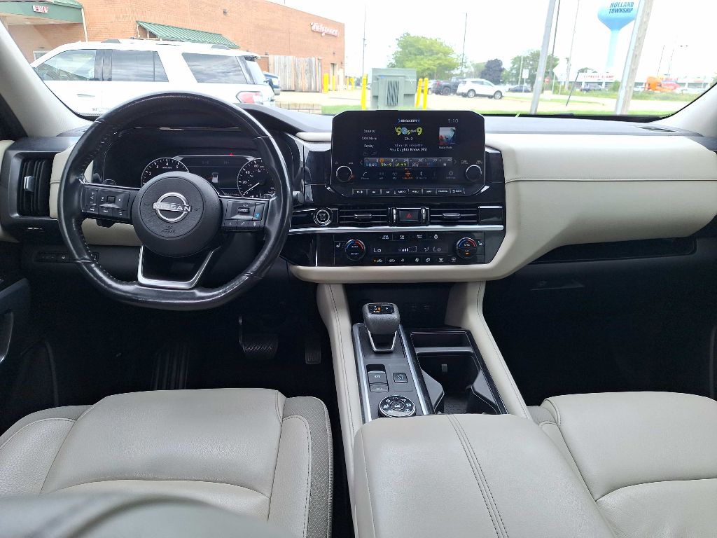 Photo 15 of this NISSAN PATHFINDER