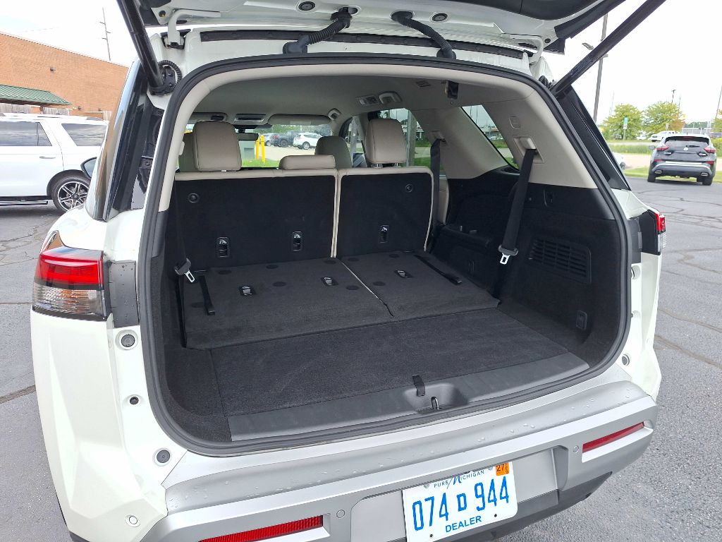 Photo 9 of this NISSAN PATHFINDER