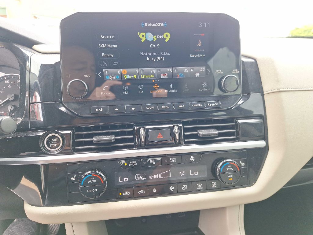 Photo 12 of this NISSAN PATHFINDER