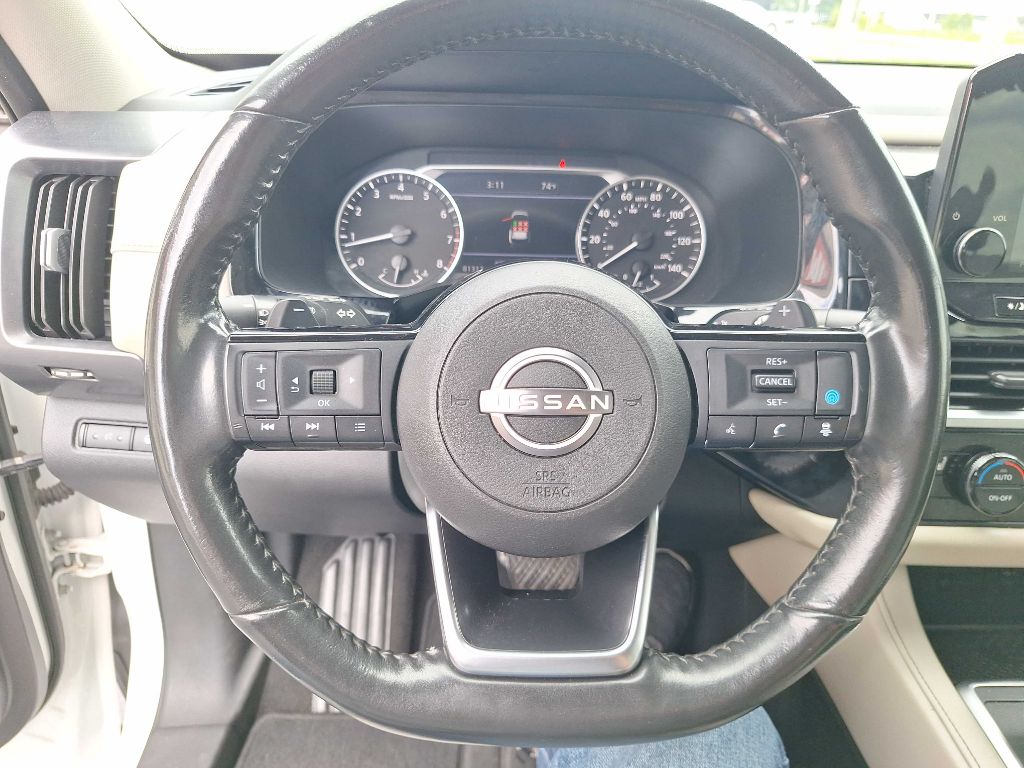 Photo 17 of this NISSAN PATHFINDER